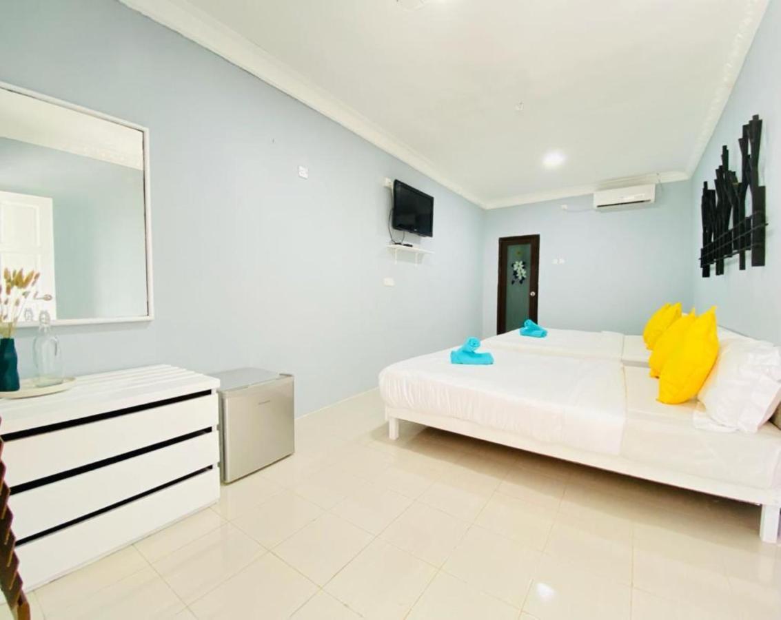 Fat Mermaid Guesthouse Pantai Cenang  Esterno foto